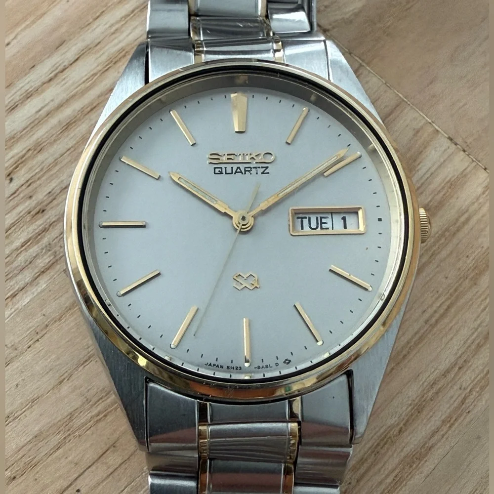 Seiko SQ Vintage Men’s Watch Gray Dial Two-Tone Bracelet Case Date Window